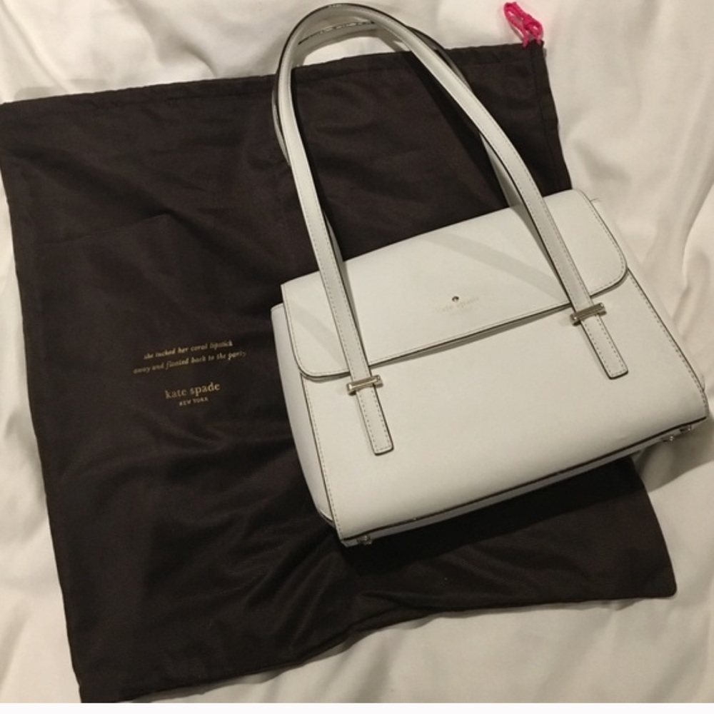 White kate spade handbag 🍾